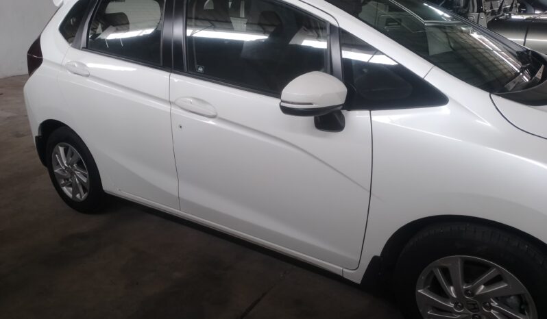 
								Honda Jazz VX full									