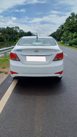 
										Hyundai Verna full									