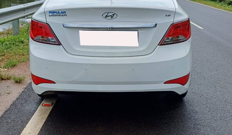 
								Hyundai Verna full									